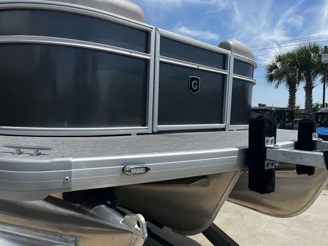 Slide: The Image of Godfrey EX 2286 Single Flip Lounge 2026 - 7