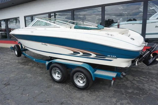 Slide: The Image of Sea Ray 210 Signature 1998 - 14