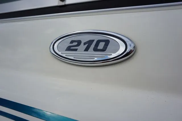 Slide: The Image of Sea Ray 210 Signature 1998 - 4