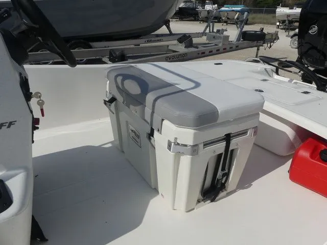 Slide: The Image of Mako Pro Skiff 17 CC 2026 with seating and storage. - 14