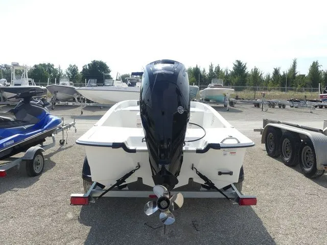 Slide: The Image of 2026 Mako Pro Skiff 17 CC boat with outboard motor. - 5