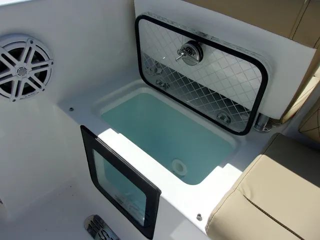 Slide: The Image of Sportsman Heritage 231 Center Console 2026 - 12