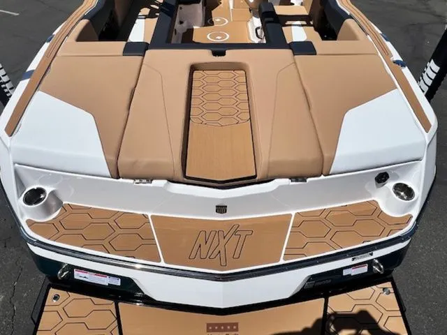 Slide: The Image of MasterCraft NXT22 2026 - 10
