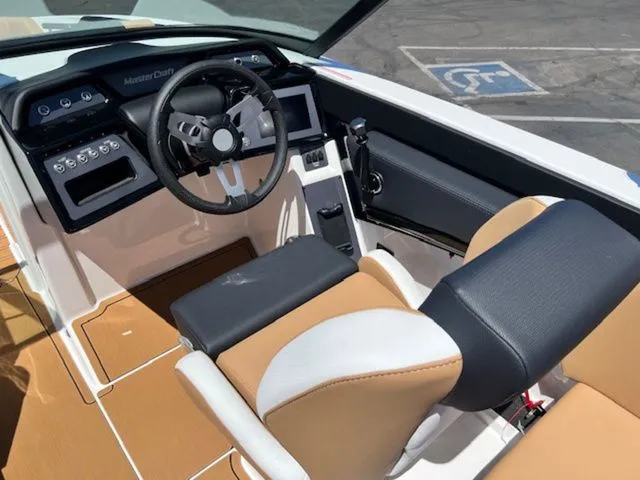 Slide: The Image of MasterCraft NXT22 2026 - 12
