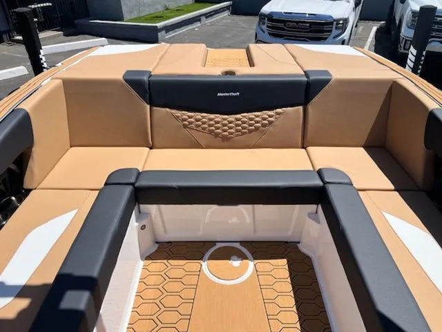 Slide: The Image of MasterCraft NXT22 2026 - 16