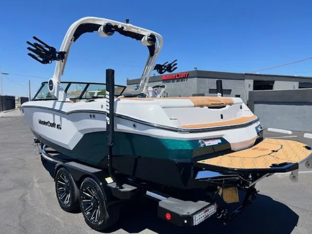 Slide: The Image of MasterCraft NXT22 2026 - 8