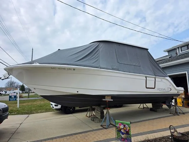 Slide: The Image of Robalo R272 Center Console 2021 - 11