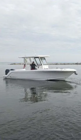 Slide: The Image of Robalo R272 Center Console 2021 - 14