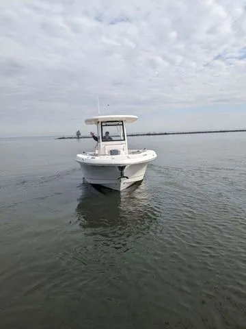 Slide: The Image of Robalo R272 Center Console 2021 - 15