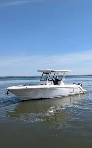 Slide: The Image of Robalo R272 Center Console 2021 - 16