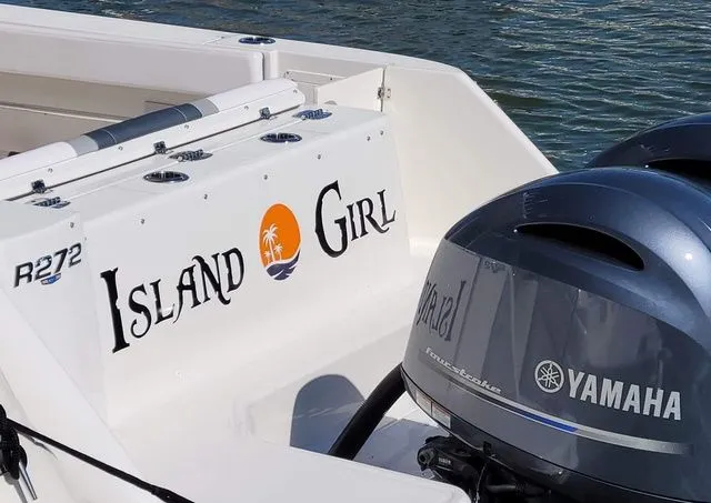 Slide: The Image of Robalo R272 Center Console 2021 - 5