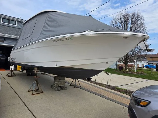 Slide: The Image of Robalo R272 Center Console 2021 - 6