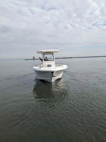 Slide: The Image of Robalo R272 Center Console 2021 - 8