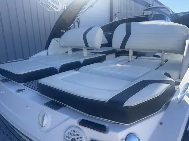 Slide: The Image of Regal 2300 Bowrider 2017 - 14