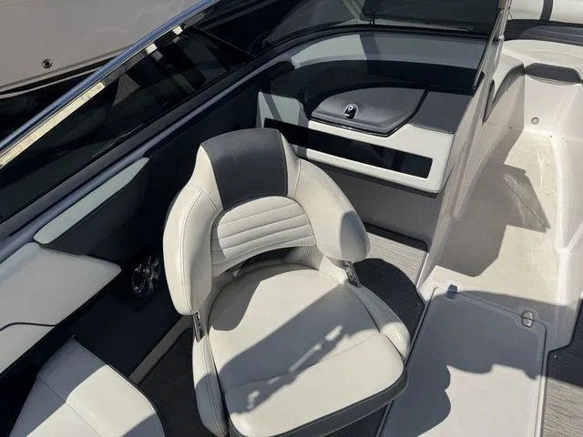 Slide: The Image of Regal 2300 Bowrider 2017 - 17