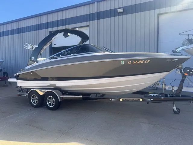 Slide: The Image of Regal 2300 Bowrider 2017 - 5