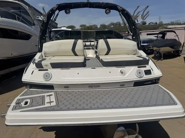 Slide: The Image of Regal 2300 Bowrider 2017 - 9