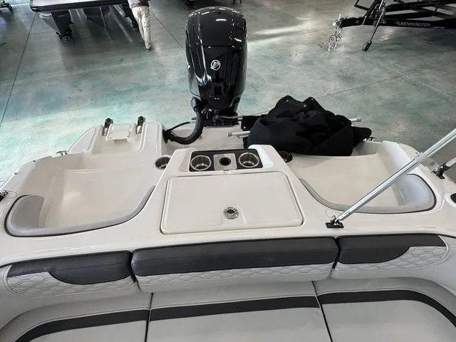 Slide: The Image of Bayliner Element M17 2023 - 9