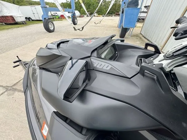 Slide: The Image of Sea-Doo RXP-X 300 Ibr Premium Triple Black 2023 - 11