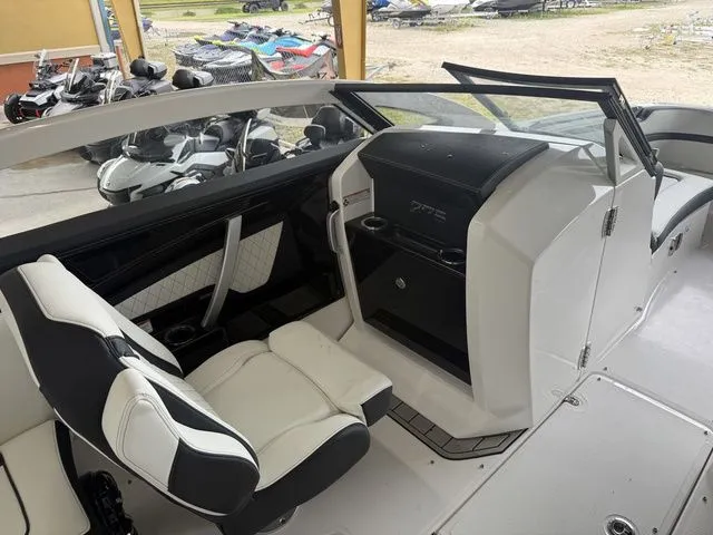 Slide: The Image of Yamaha 275SD 2026 - 21