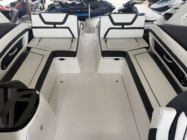 Slide: The Image of Yamaha 275SD 2026 - 30