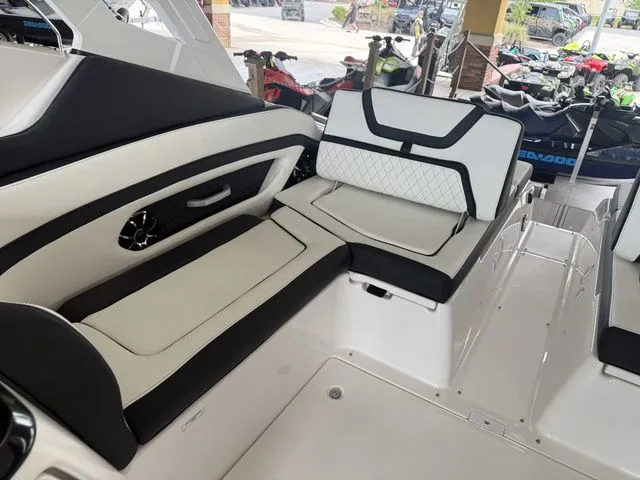 Slide: The Image of Yamaha 275SD 2026 - 32