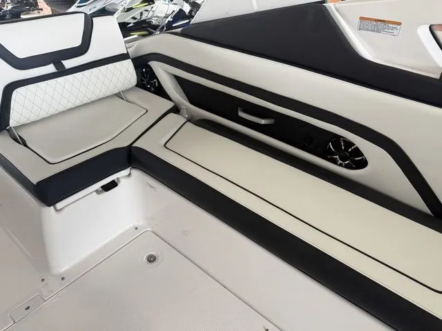 Slide: The Image of Yamaha 275SD 2026 - 34