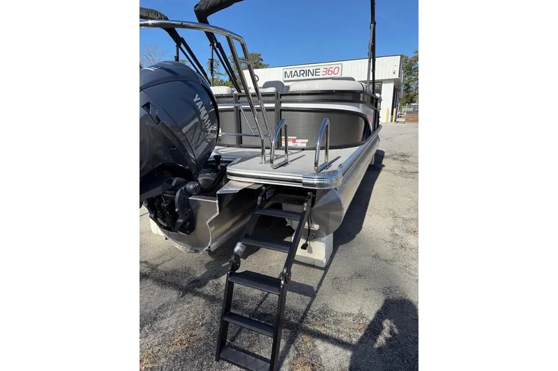 Slide: The Image of 2025 Crest CLASSIC 220 SLC pontoon boat with Yamaha engine at Marine 360 dealership. - 3