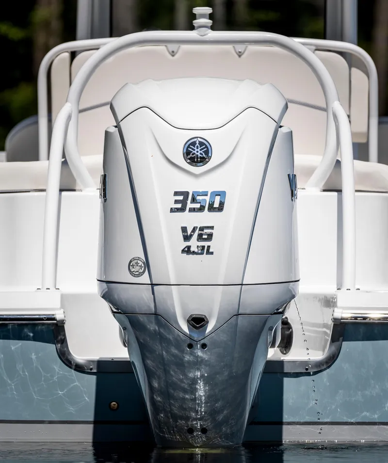 Slide: The Image of 2026 Sea Hunt Ultra 255 SE with powerful 350 V8 4.9L outboard engine. - 19