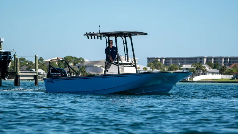 Slide: The Image of Boston Whaler 190 Montauk 2027 - 14