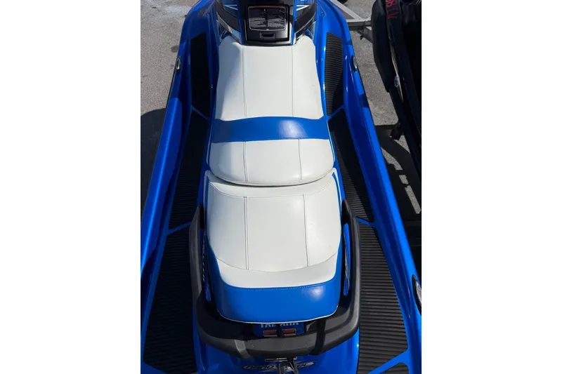 Slide: The Image of 2017 Yamaha WaveRunner VX Limited, blue and white seat, top view. - 8