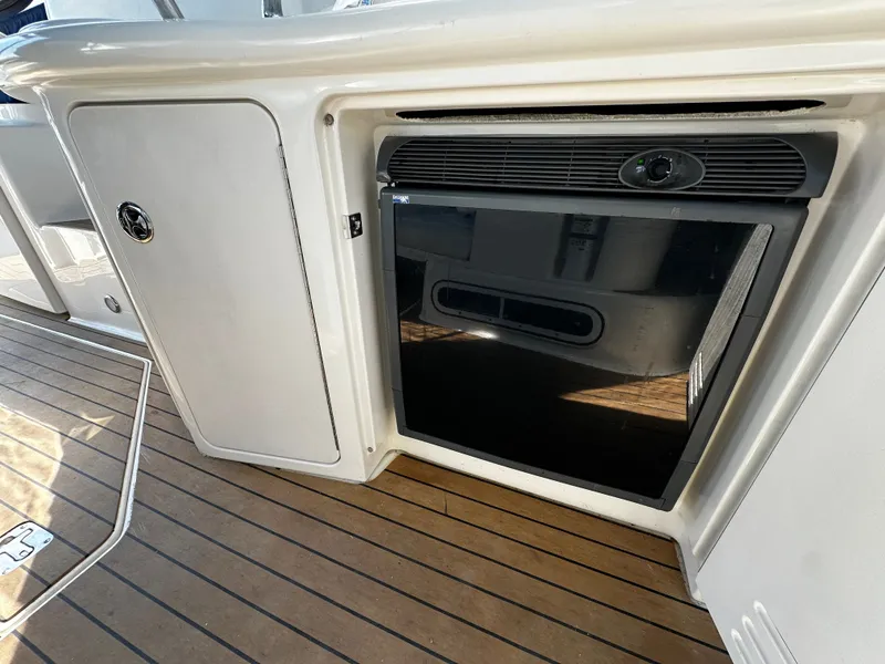 Slide: The Image of Sea Ray 380 Sundancer 2003 - 16