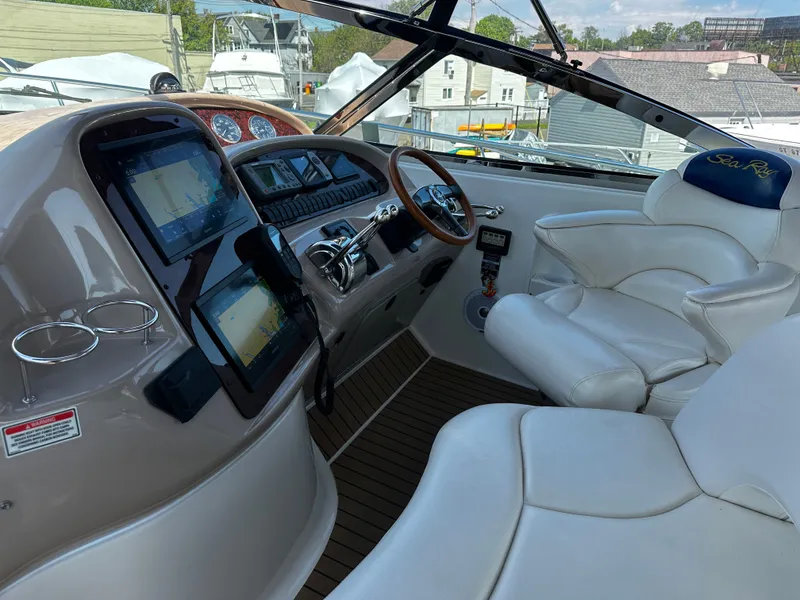 Slide: The Image of Sea Ray 380 Sundancer 2003 - 21