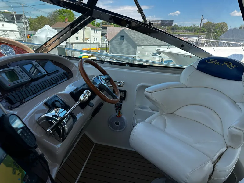 Slide: The Image of Sea Ray 380 Sundancer 2003 - 23
