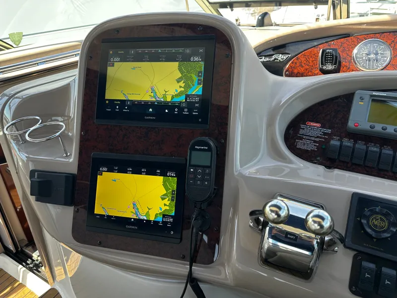 Slide: The Image of Sea Ray 380 Sundancer 2003 - 29