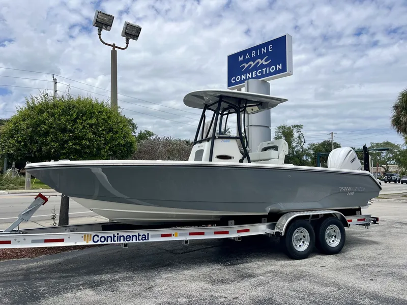 The Image of 2026 Pathfinder 2400 Open boat on trailer at Marine Connection. - 1