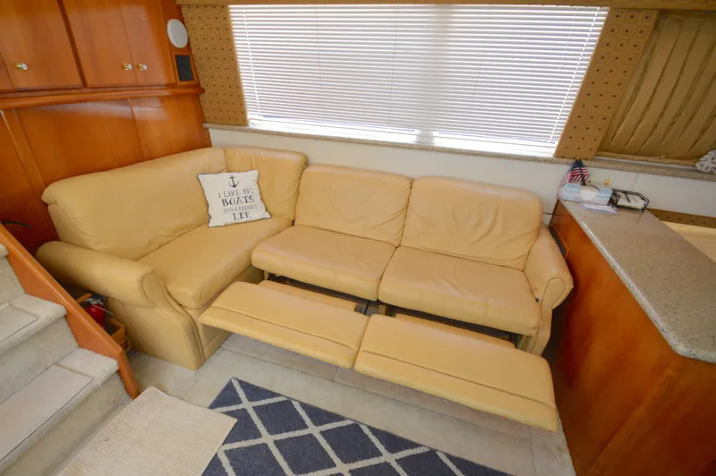 Slide: The Image of Carver Yachts 406 Motor Yacht 2001 - 18