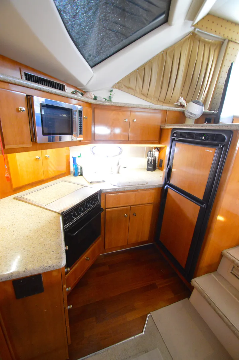 Slide: The Image of Carver Yachts 406 Motor Yacht 2001 - 22