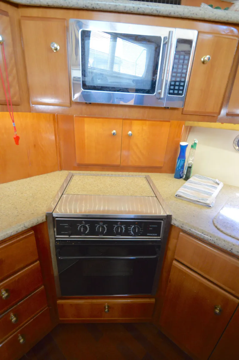 Slide: The Image of Carver Yachts 406 Motor Yacht 2001 - 25