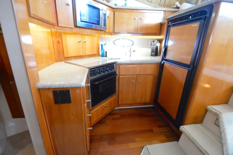 Slide: The Image of Carver Yachts 406 Motor Yacht 2001 - 26