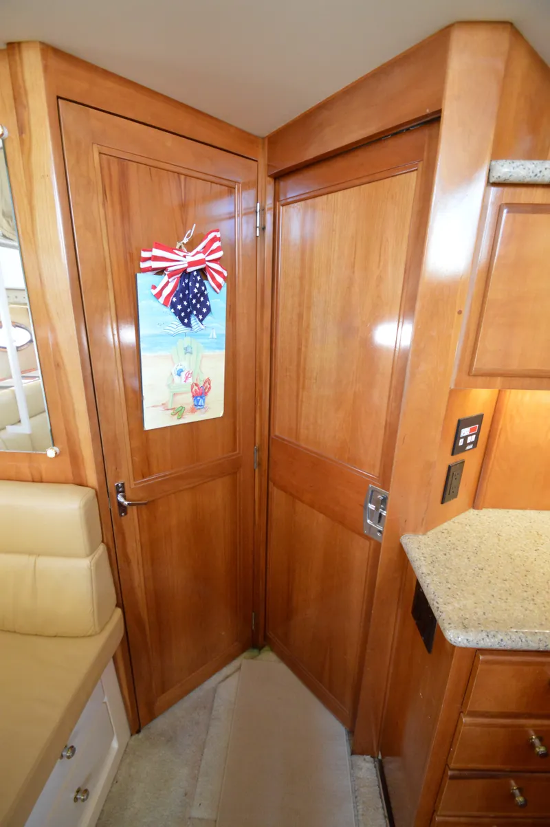 Slide: The Image of Carver Yachts 406 Motor Yacht 2001 - 27