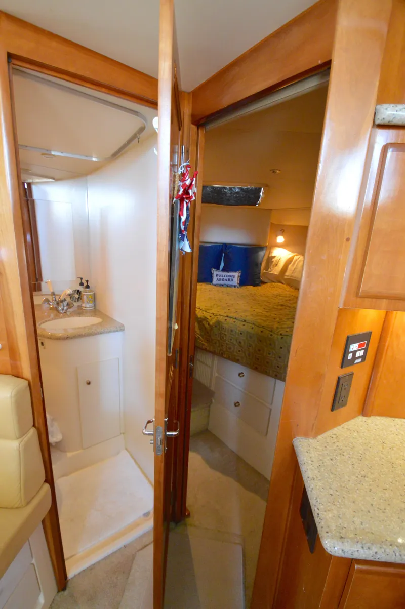 Slide: The Image of Carver Yachts 406 Motor Yacht 2001 - 28