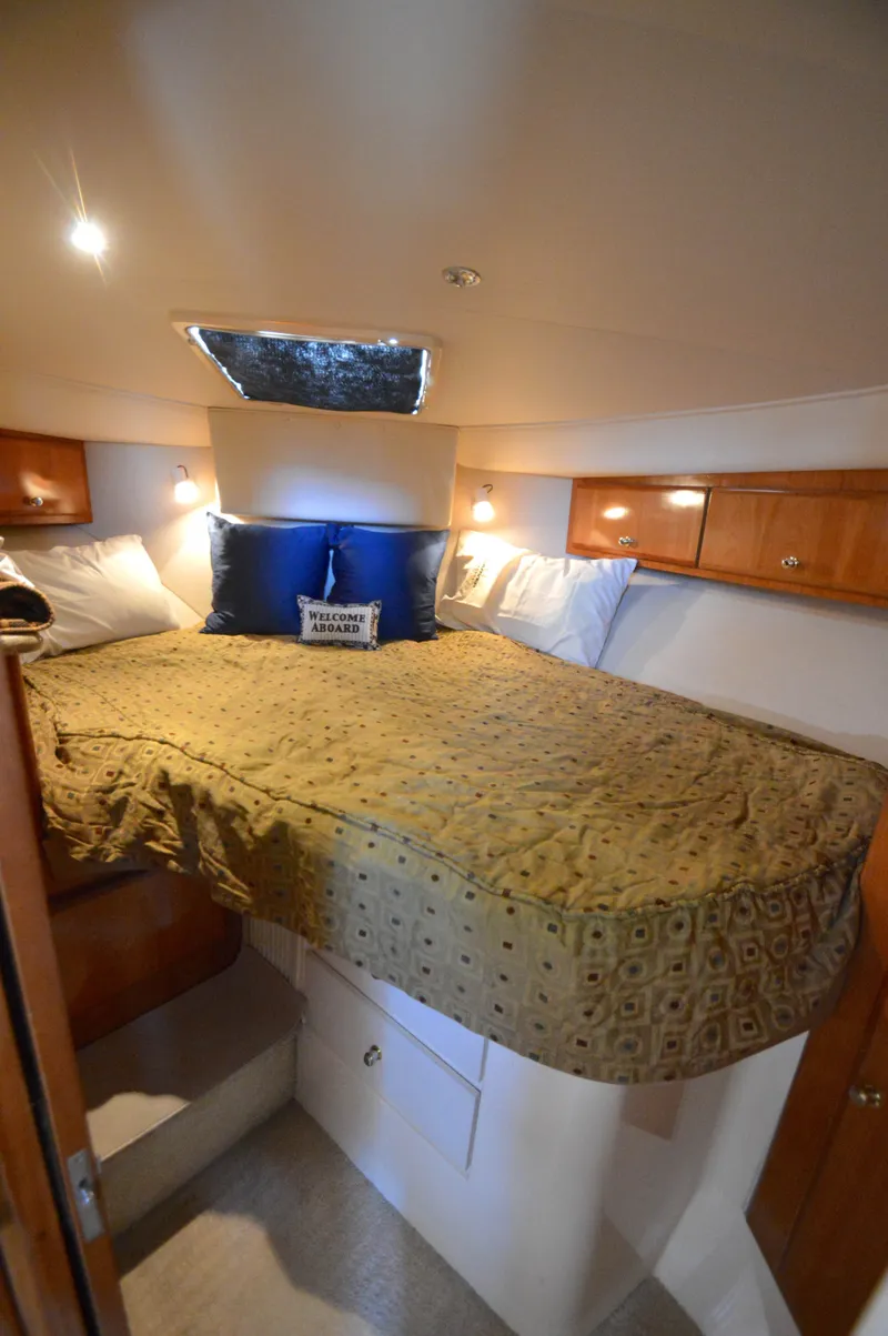 Slide: The Image of Carver Yachts 406 Motor Yacht 2001 - 29