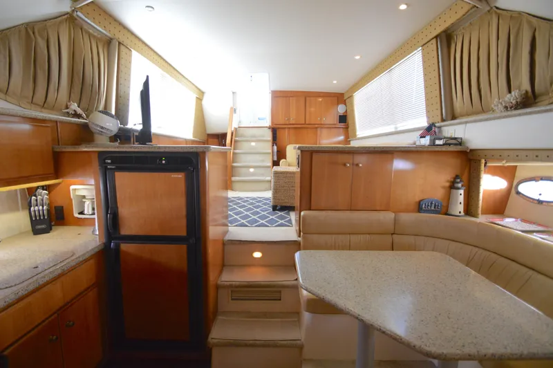 Slide: The Image of Carver Yachts 406 Motor Yacht 2001 - 33