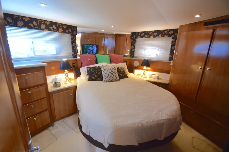 Slide: The Image of Carver Yachts 406 Motor Yacht 2001 - 35