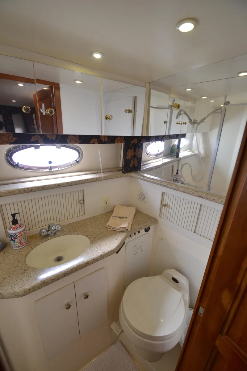 Slide: The Image of Carver Yachts 406 Motor Yacht 2001 - 40
