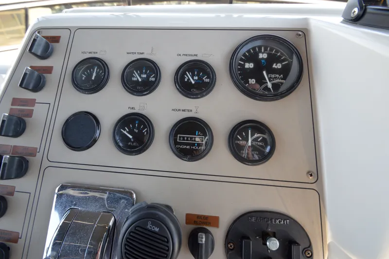 Slide: The Image of Carver Yachts 406 Motor Yacht 2001 - 62