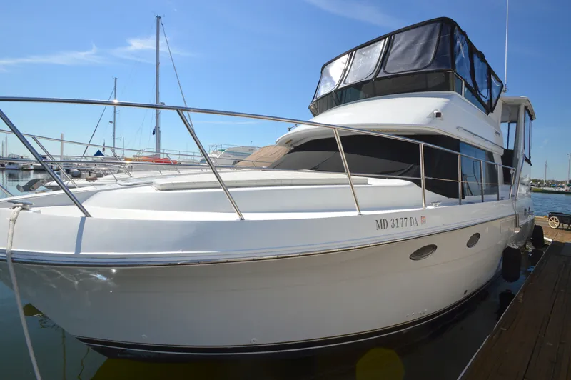 Slide: The Image of Carver Yachts 406 Motor Yacht 2001 - 7