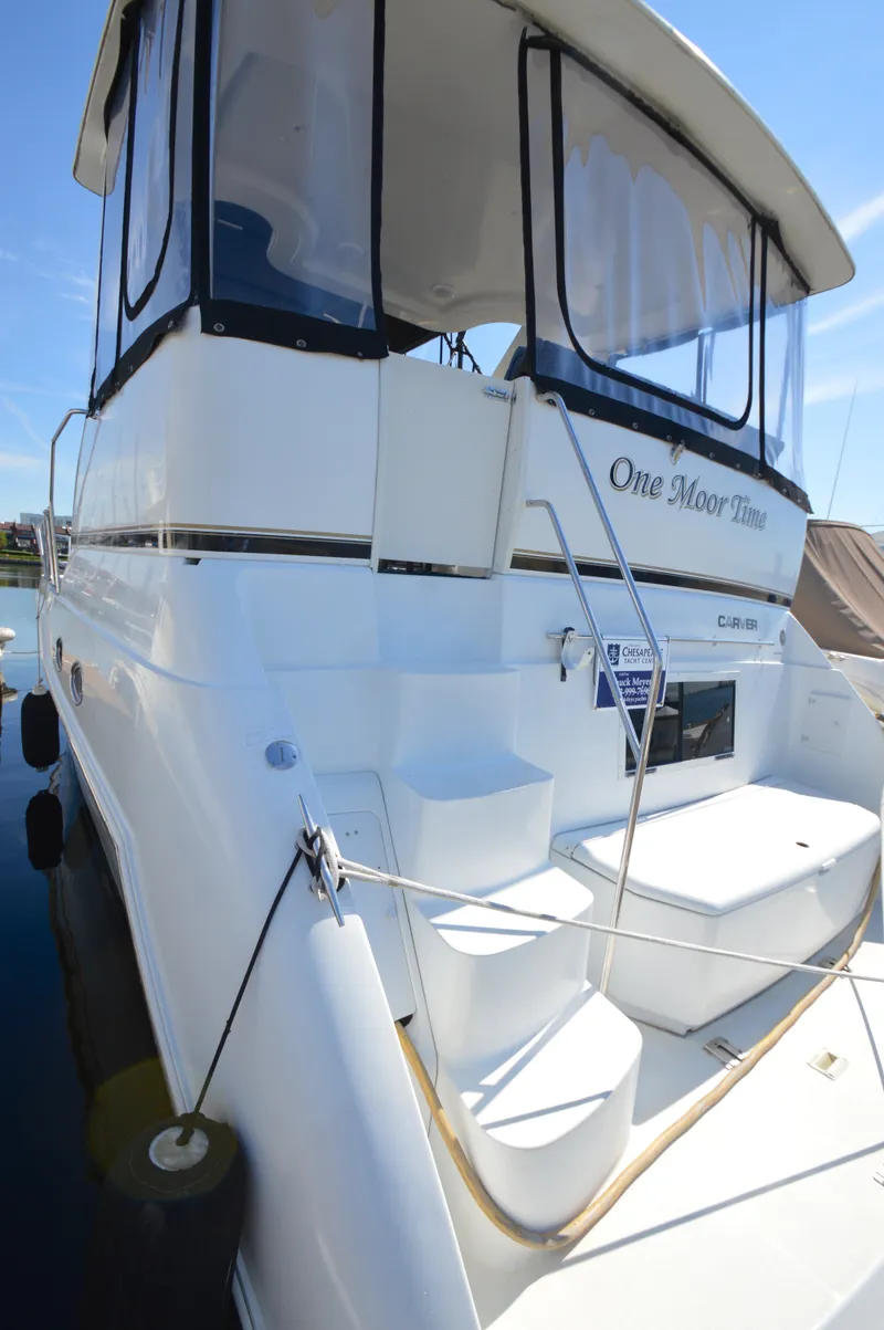 Slide: The Image of Carver Yachts 406 Motor Yacht 2001 - 9