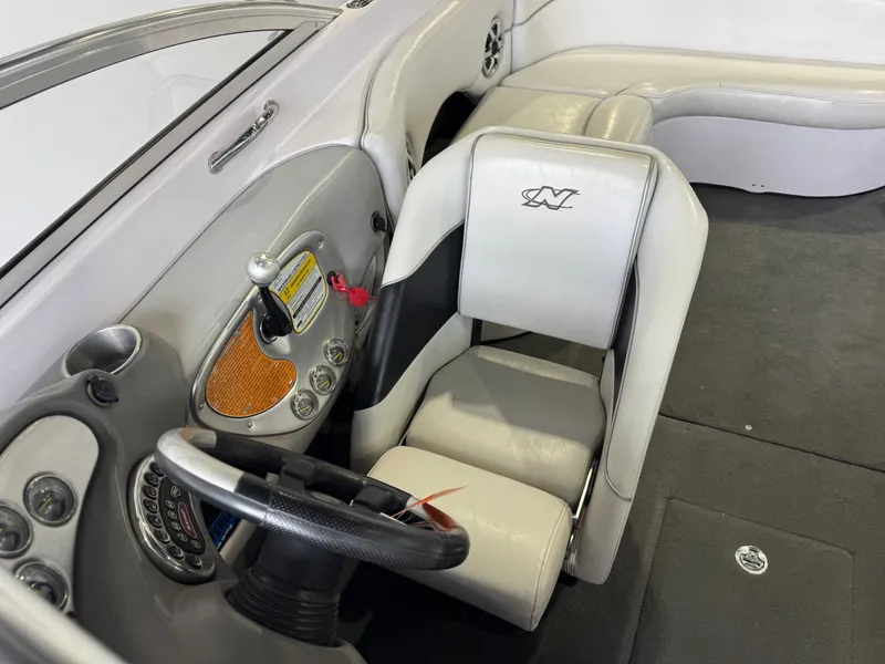 Slide: The Image of Nautique Air Nautique 226 2006 - 21